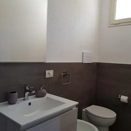 ゲストハウス Ideale Tra Mare E Montagna