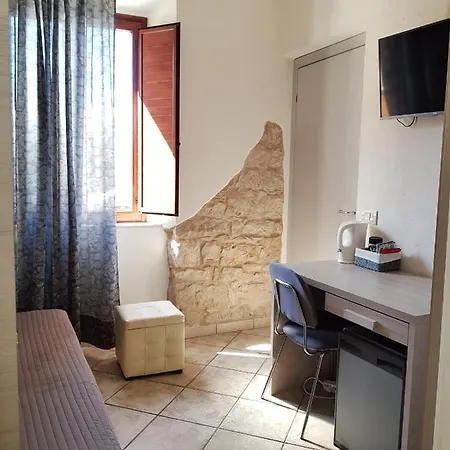 Ideale Tra Mare E Montagna ゲストハウス