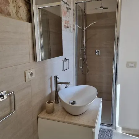 ゲストハウス Ideale Tra Mare E Montagna 3*