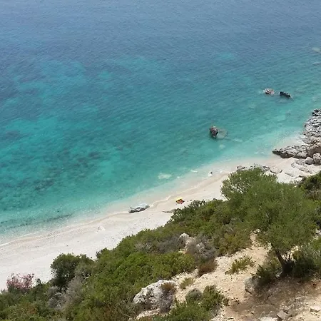 Ideale Tra Mare E Montagna ゲストハウス 3*
